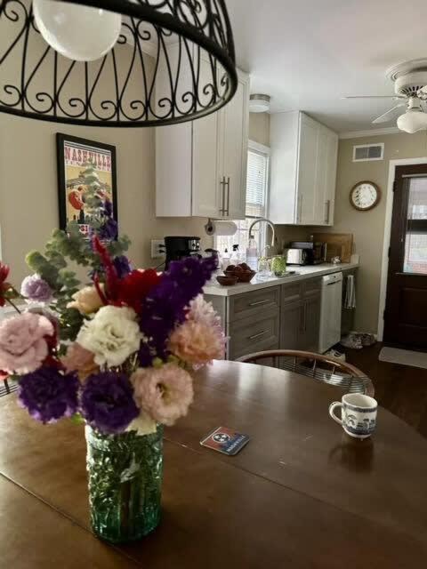 Nashville Elegance Enjoy Southern Comfort In Style Екстер'єр фото